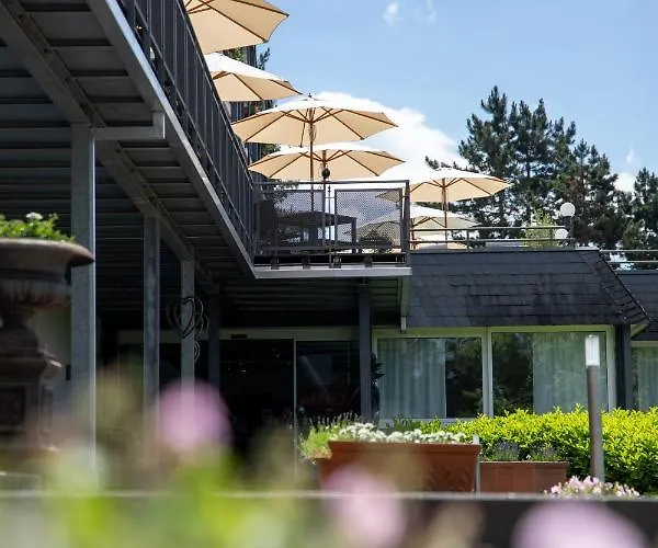 Vulcano Lindenhof ホテル 4*